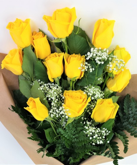 Congratulations! Show them how proud you are, with a presentation bouquet and customized school Kukui Nut keepsake lei.