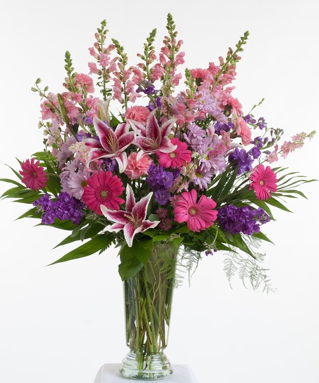 Delicate Pink and Lavender Vase Design